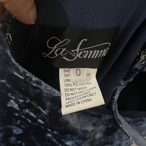 LA FEMME PROM 25734 Crushed Blue Velvet Strappy Back Maxi Dress Gown Sz 0 - Picture 5 of 10